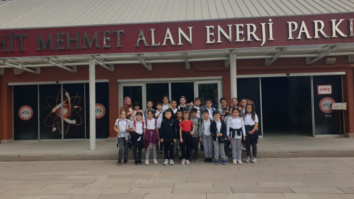 Okulumuz 4. Sınıf öğrencileri MTA müzesi ve Şehit Mehmet Alan enerji parkında