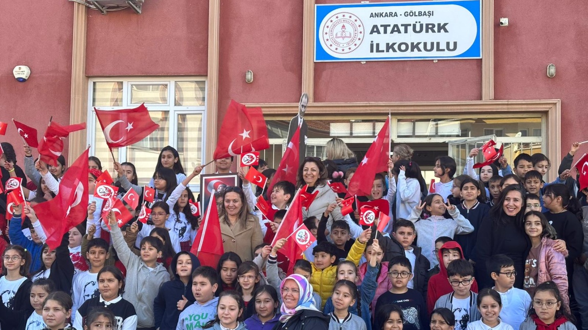 27 Aralık Atatürk’ün Ankara’ya Gelişini 4.sınıf zümre öğretmenlerimiz ve öğrencilerimizle kutladık.